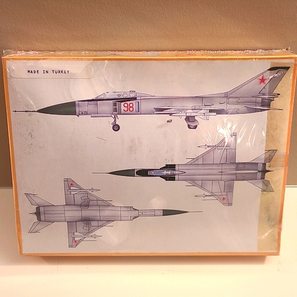 New-Model Jet Plane - Picture 3 of 3